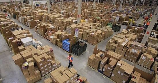 物流分揀中心使用自動貼標系統提高效率